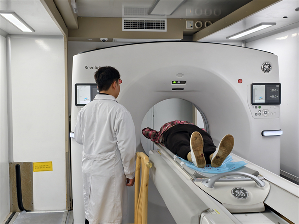 移動CT車 市級免費醫(yī)療服務溫暖人心