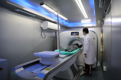 移動CT車駛入武漢科技大學醫(yī)院，科技助力復工復產體檢提速